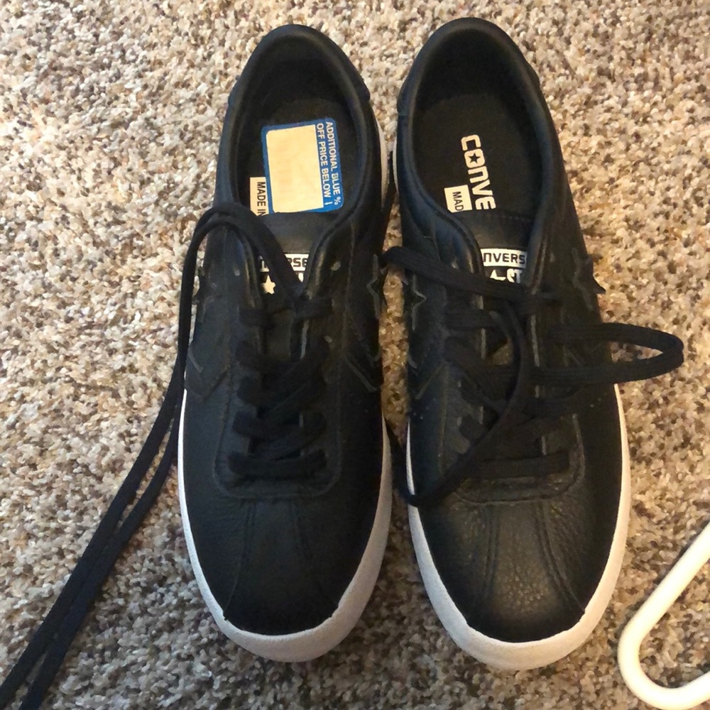 never worn black converse